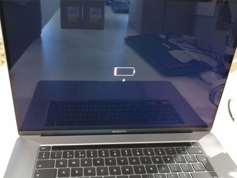 Màn hình Macbook pro không lên do đâu - Nơi đâu sửa uy tín
